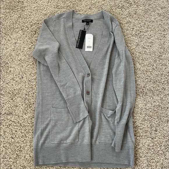 Banana Republic Cardigan NWT - Picture 1 of 3